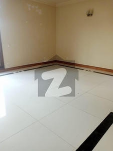 1000 YARDS 2+4 BEDROOMS WITH FULL BASEMENT HOUSE FOR RENT DHA Phase 6