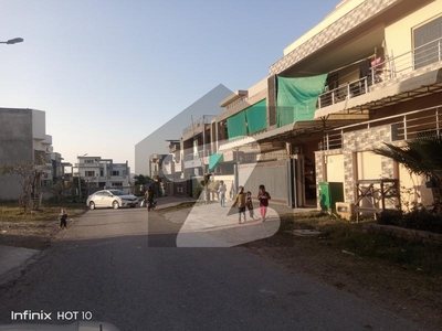 14 Marla (40x80) Triple Storey House For Sale in Block D Sector D-17 Islamabad D-17