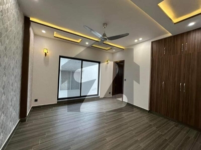 2 bed dd flat available for rent lift car parking stand by gernetor Gulistan-e-Jauhar Block 14