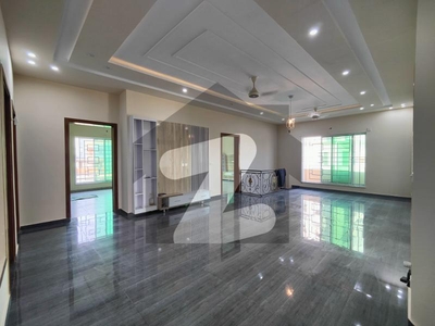 22 Marla Beautifu Basement Brand New house House Available For Rent Bahria Town Phase 8