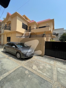 250 Yards Beautiful Town House For Sale PECHS Block 6