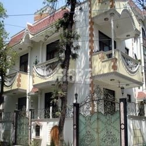 28 Marla House for Rent in Lahore Gulberg-3