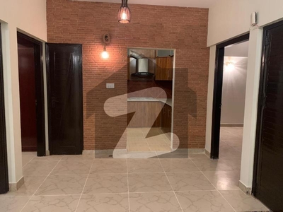 3 Bed Dd Beautiful Apartment Up For Rent Bukhari Commercial Area