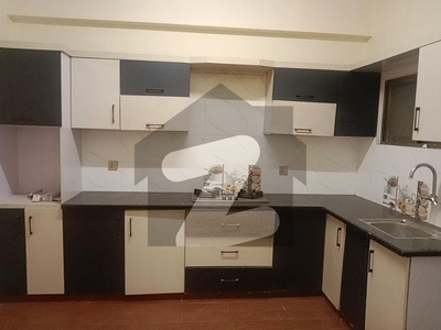 3 bed dd flat on rent in highrise project Tariq Road