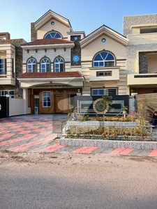 35x70 Brand New Sun Face Beautiful House Available For Sale in G-13 Islamabad G-13