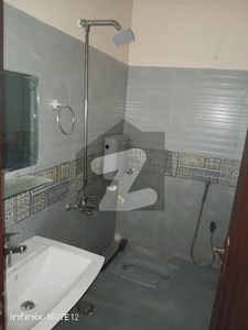 4 Bed D/D. 2nd Floor Luxury Portion Is Up For Rent. Gulshan-e-Iqbal