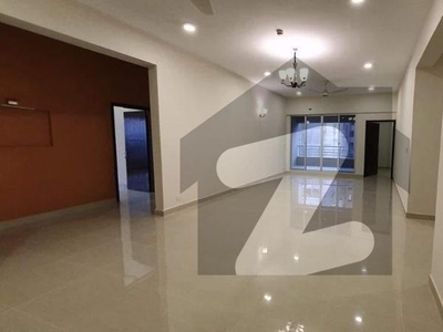 4 BED DD FLAT AVAILABLE ON RENT IN MAINTAINED BUILDING ON MAIN SHAHEED E MILLAT ROAD Shaheed Millat Road