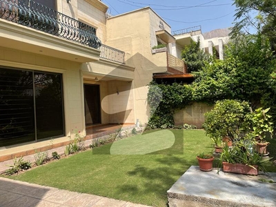 5 Beds Beautiful House For Sale In F-6 Islamabad F-6