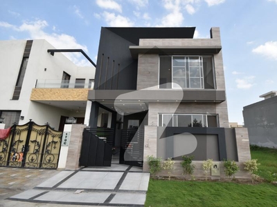 5 MARLA BEAUTIFUL DESIGN HOUSE AVAILABLE FOR RENT DHA 9 Town