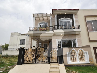 5 MARLA DESIGNER VILLA AVAILABLE FOR RENT DHA 9 Town