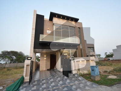 5 MARLA SOLID CONSTRUCTION MODERN HOUSE AVAILABLE FOR RENT DHA 9 Town