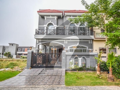 5 MARLA SPANISH VILLA AVAILABLE FOR RENT DHA 9 Town