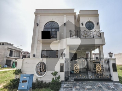 5 MARLA VICTORIAN DESIGN HOUSE AVAILABLE FOR RENT DHA 9 Town
