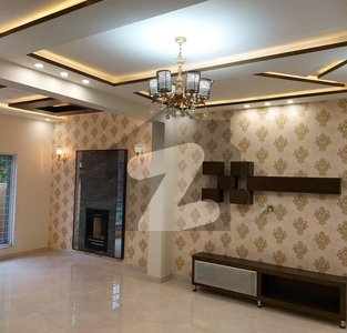 Aesthetic House Of 1125 Square Feet For Rent Is Available Bahria Town Phase 8