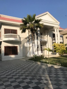Aesthetic Prime Location House Of 1000 Square Yards For Rent Is Available DHA Phase 5