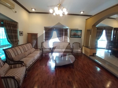AN EXCEELENT FULLY FURNISHED HOUSE/ 800 SQYRDS / F-8 IS AVAILABLE FOR SALE F-8