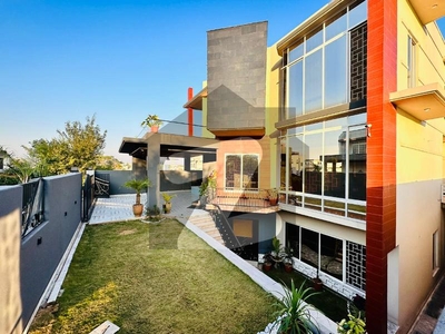 ..AN Exquisitely Designed Ultra Modern Multifaceted Triple Storey 1 Kanal Villa In The Prime Location Of Dha 2. Made By An Architect For The Personal Usage....(Urgent...Price Is Negotiable As Owner Is Moving Abroad) DHA Defence Phase 2
