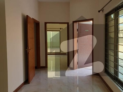 Avail Yourself A Great 500 Square Yards House In Askari 5 - Sector H Askari 5 Sector H