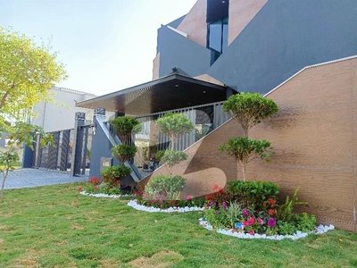 Beautiful 1 Kanal Designer Single Unit House for Sale DHA Defence Phase 2