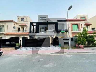 Beautiful 10 Marla House For Rent Bahria Orchard Phase 1 Central