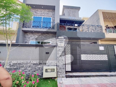 Brand New 10 Marla House Available for Rent Bahria Town phase 7 Bahria Town Phase 7