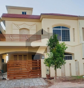 BRAND NEW BEAUTIFUL HOUSE 10 MARLA HOUSE WITH SOLAR SYSTEM INSTALLED Bahria Enclave Sector C1