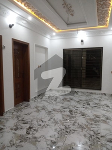 Brand New First Entry 5 Marla Lower Portion available for rent Bahria Town Block AA