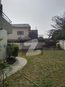 Bungalow 1000 Yard With Basement Prime Location in DHA phase 5 DHA Phase 5