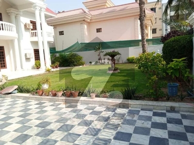 Bungalow For Urgent Rent Well Maintain Good Location Phase 5 Street Bungalow Huge Parking DHA Defence