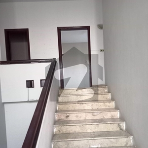Centrally Located Upper Portion Available In Dha Phase 6 For Rent DHA Phase 6