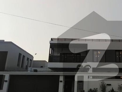 CHANCE DEAL OUTCLASS HOUSE AVAILABLE FOR SALE DHA Phase 5