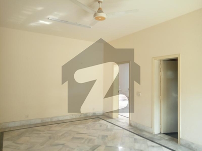 COMMERCIAL BUILDING FOR RENT NEAR MAIN BOULEVARD GULBERG III LAHORE Gulberg 3
