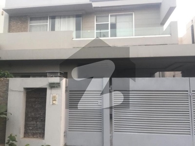 Dha phase 5, 10 marla upper portion for rent DHA Phase 5
