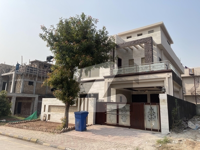 Excellent Location Front View Open 10 Marla House For Sale (Direct Owner) Bahria Enclave