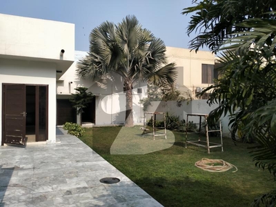 1 KANAL 5 MARLA HOUSE FOR RENT MAIN CANTT SHADMAN LAHORE Cantt