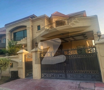 In DHA Phase 2 - Sector H House For Sale Sized 1 Kanal DHA Phase 2 Sector H