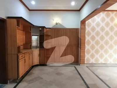 In Gulberg Upper Portion For Rent Sized 8 Marla Gulberg