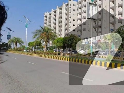 Invester Price , CDA Approved , Furnished Monthly Rental Value , ( 110000 + ), 3 Mints Drive From Main GT Road , On Main Gulberg Expressway , 3 Bed Luxury Apartment For Sale In A Big And Best Dimond Mall And Residency , Gulberg Diamond Mall & Residency