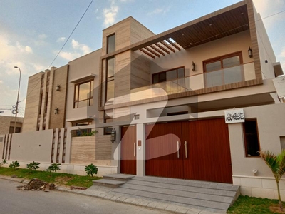 Luxurious 6-Bedroom Bungalow in Prime Location A Dream Home Awaits! DHA Phase 8