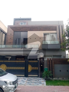 Luxury 10 Marla Brand new Upper Portion For Rent Bahria Town Lahore Bahria Town Overseas B