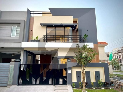 Prime Location 5 Marla Luxury House Available For Rent In DHA Phase 9 Town DHA 9 Town