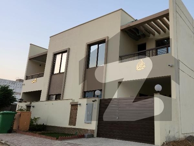 Ready To Move Good Location Villa Available For Sale - JInnah Builders & Real Estate Bahria Town Precinct 10-B