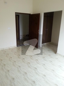 Room Near Ucp And Emporium Mall Only For Male Johar Town Phase 2