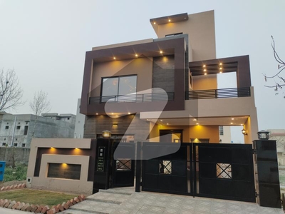 10 Marla Brand New House For Sale In Lake City Lahore Lake City