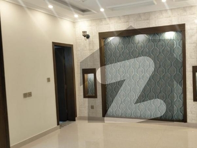 10 Marla House Available In Bahria Town - Sector D For sale Bahria Town Sector D
