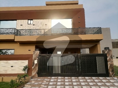 10 Marla House In Lahore Is Available For sale Nasheman-e-Iqbal Phase 2