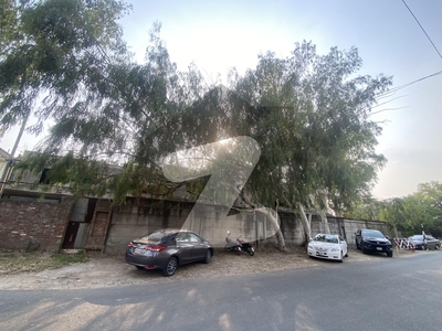 2.5 Kanal Corner Grey Structure House Available For Sale Model Town B Block Model Town Block D