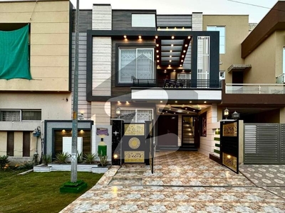 5 Marla Luxurious Designer Brand new House For Sale in Bahria Town Lahore Bahria Town Sector D