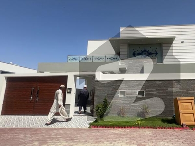 500 Sq Yd Luxury Villa FOR SALE. 2km From Entrance Of BTK. 6 Bed DDL 2 Kitchens Bahria Town Precinct 4