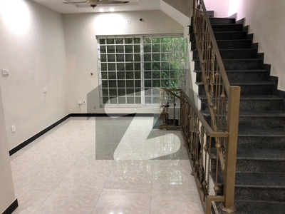 6.5 MARLA NEW HOUSE AVAILABLE FOR SALE VERY GOOD LUSH NEAT AND CLEAN CONDITION VERY GOOD MOST PRIME LOCATION DOUBLE STORE FULL HOUSE Bahria Town Phase 8